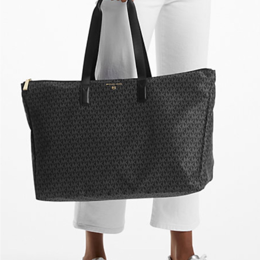 Michael Kors light weight duffel Black Tote Bag
